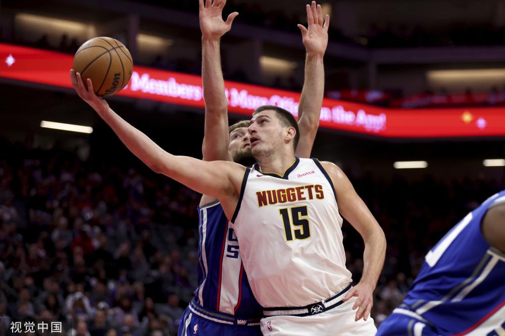 科莫展现出 科莫展现出