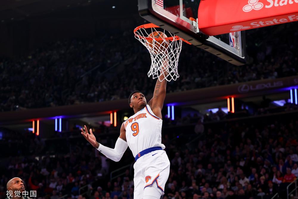 运动会中 运动会中